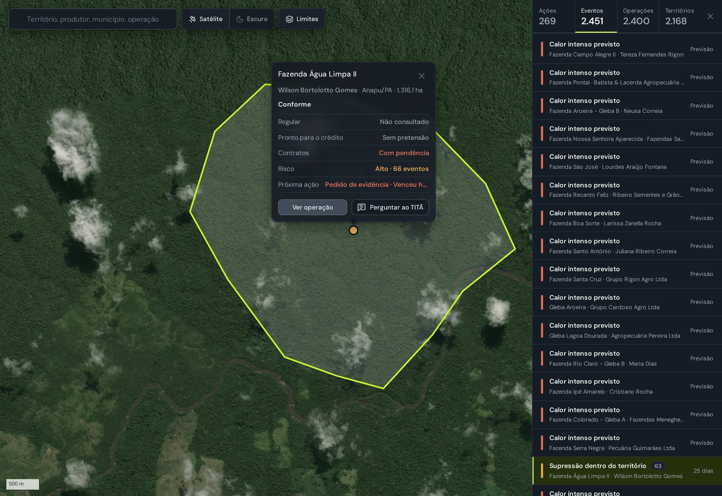 Tela real do TITÃ: um território em foco no mapa de satélite, com a situação, o risco, a próxima ação e os eventos ao lado.